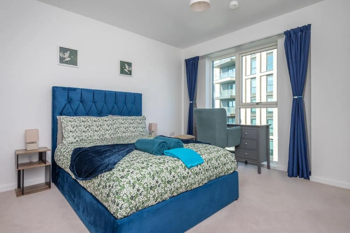 Luxury Effra Gardens, Canning Town 6 3Bdr 2Bth London 0*,