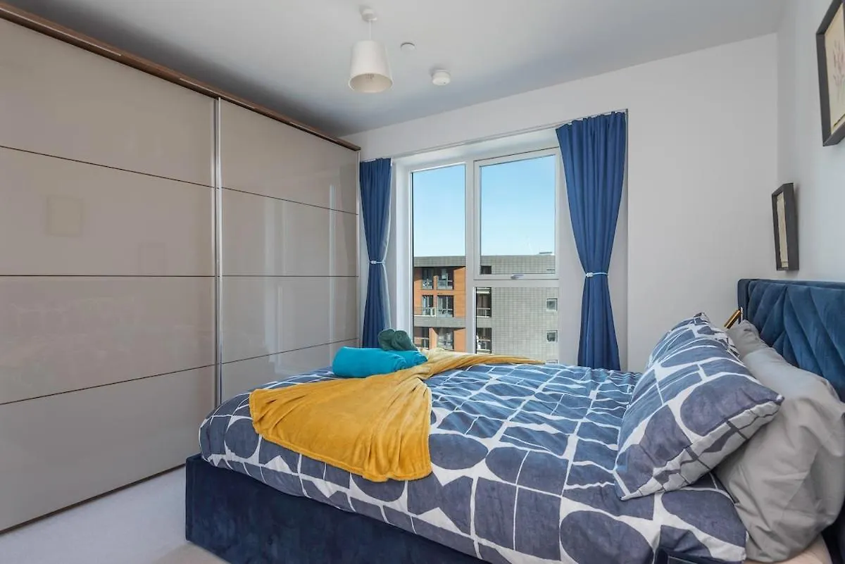 Luxury Effra Gardens, Canning Town 6 3Bdr 2Bth London Apartman