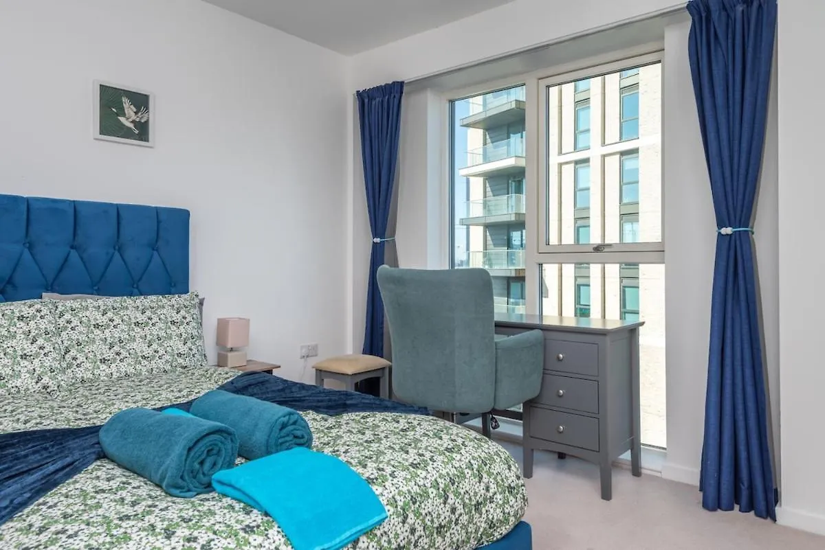 Apartman Luxury Effra Gardens, Canning Town 6 3Bdr 2Bth London