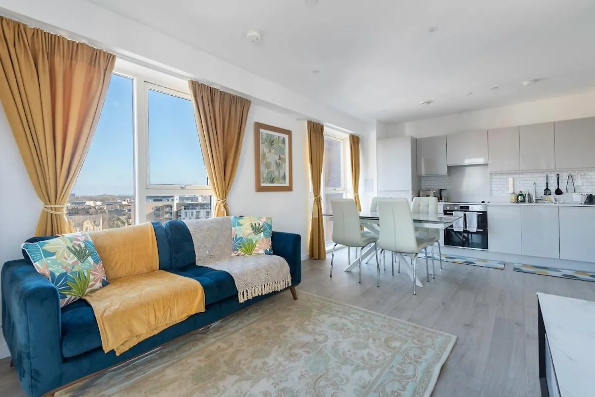Luxury Effra Gardens, Canning Town 6 3Bdr 2Bth London