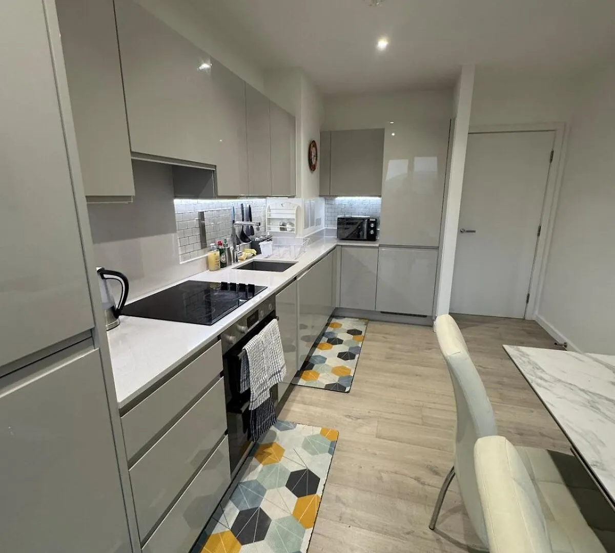 Luxury Effra Gardens, Canning Town 6 3Bdr 2Bth London Apartman